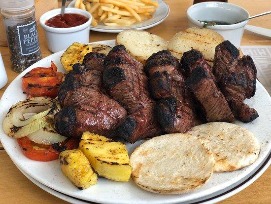 Trivios Parrilla Bar